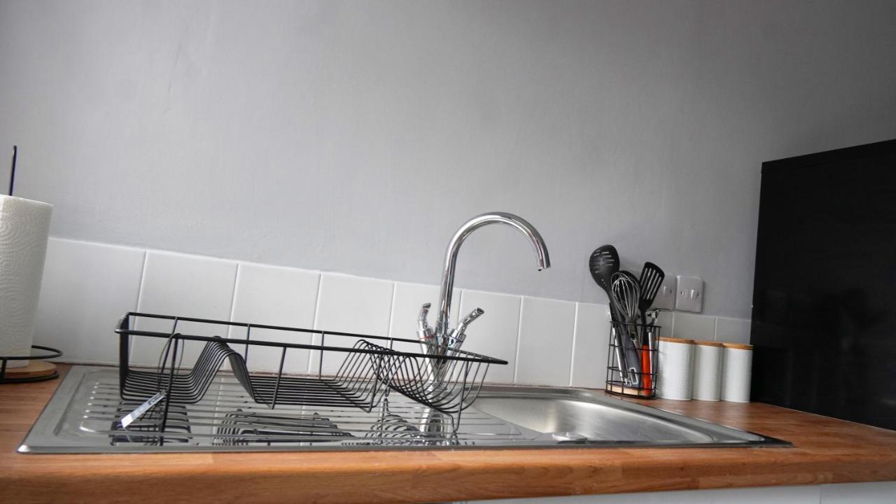 Portobello House - Four Bedroom House Perfect For Contractors - Sleeps 6 - Free Parking Wolverhampton Exteriör bild