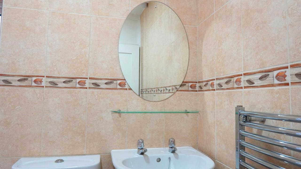 Portobello House - Four Bedroom House Perfect For Contractors - Sleeps 6 - Free Parking Wolverhampton Exteriör bild