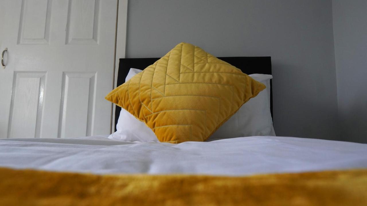 Portobello House - Four Bedroom House Perfect For Contractors - Sleeps 6 - Free Parking Wolverhampton Exteriör bild