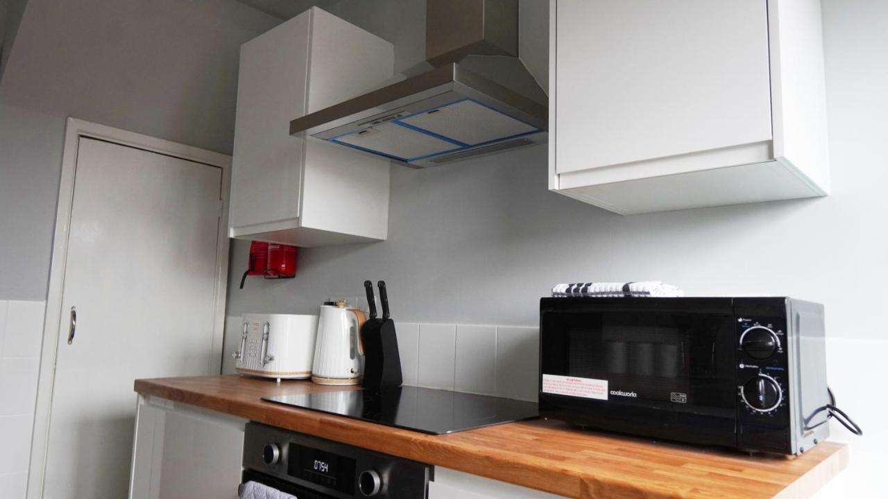 Portobello House - Four Bedroom House Perfect For Contractors - Sleeps 6 - Free Parking Wolverhampton Exteriör bild