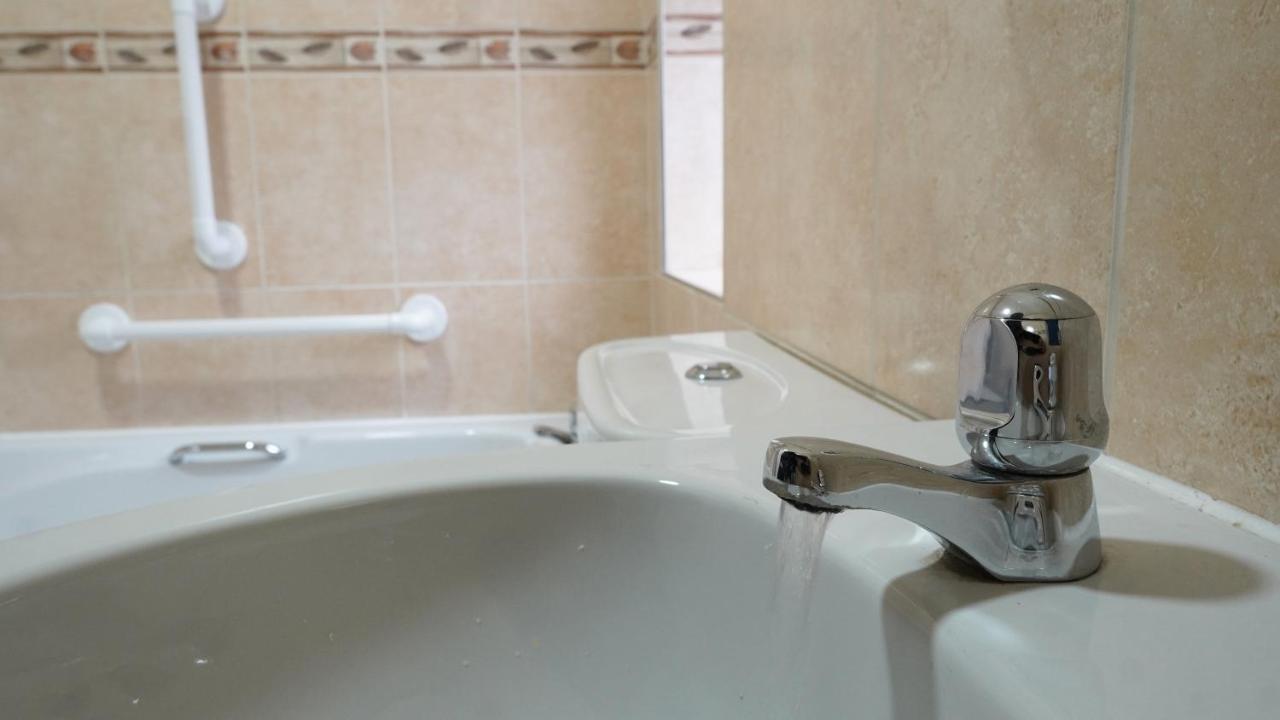 Portobello House - Four Bedroom House Perfect For Contractors - Sleeps 6 - Free Parking Wolverhampton Exteriör bild