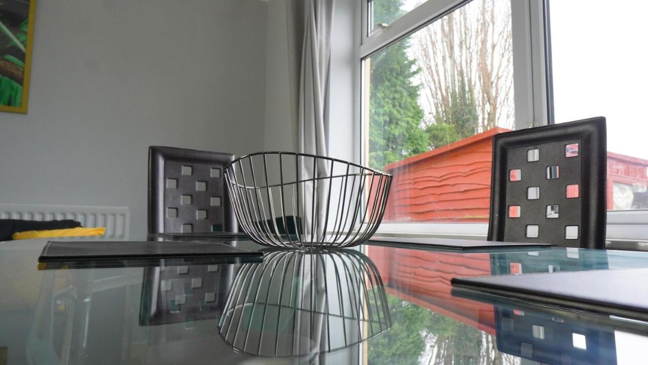 Portobello House - Four Bedroom House Perfect For Contractors - Sleeps 6 - Free Parking Wolverhampton Exteriör bild