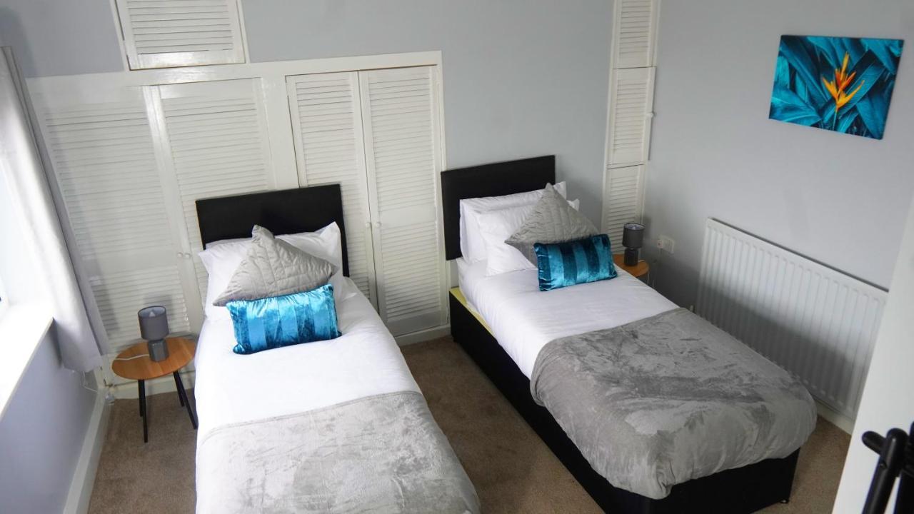 Portobello House - Four Bedroom House Perfect For Contractors - Sleeps 6 - Free Parking Wolverhampton Exteriör bild