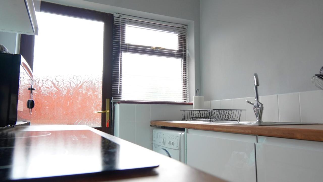 Portobello House - Four Bedroom House Perfect For Contractors - Sleeps 6 - Free Parking Wolverhampton Exteriör bild