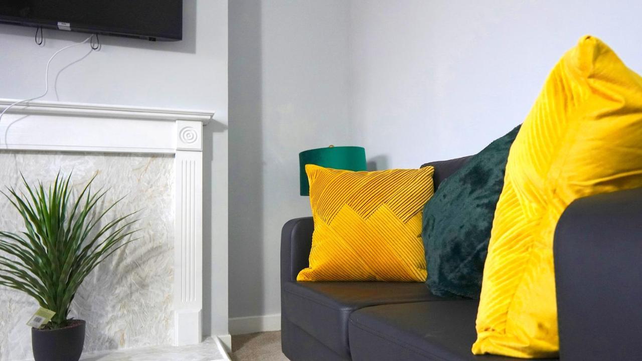 Portobello House - Four Bedroom House Perfect For Contractors - Sleeps 6 - Free Parking Wolverhampton Exteriör bild