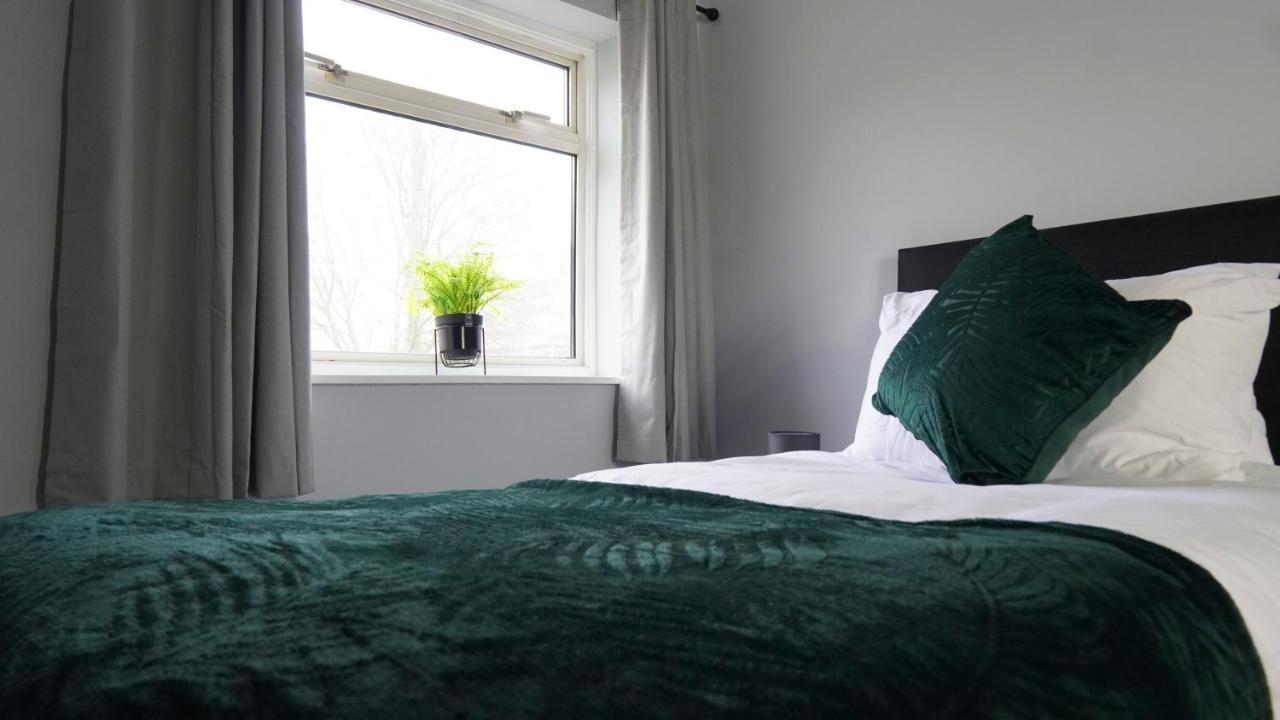Portobello House - Four Bedroom House Perfect For Contractors - Sleeps 6 - Free Parking Wolverhampton Exteriör bild