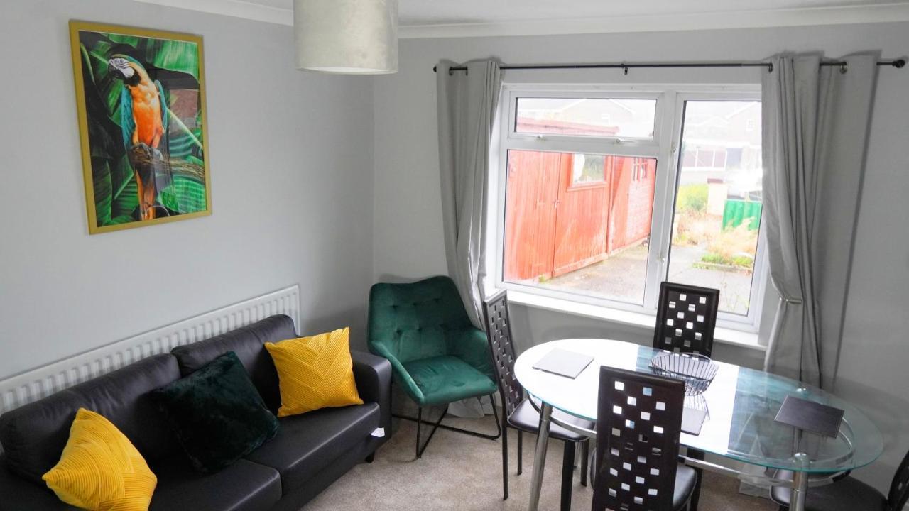 Portobello House - Four Bedroom House Perfect For Contractors - Sleeps 6 - Free Parking Wolverhampton Exteriör bild
