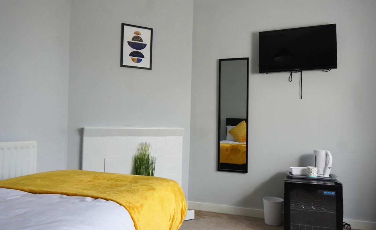 Portobello House - Four Bedroom House Perfect For Contractors - Sleeps 6 - Free Parking Wolverhampton Exteriör bild